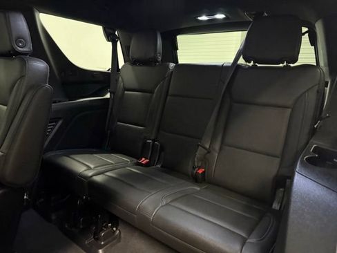 Used 2022 Chevrolet Tahoe Z71 w/ Z71 Off-Road Package AWD/4WD image 17