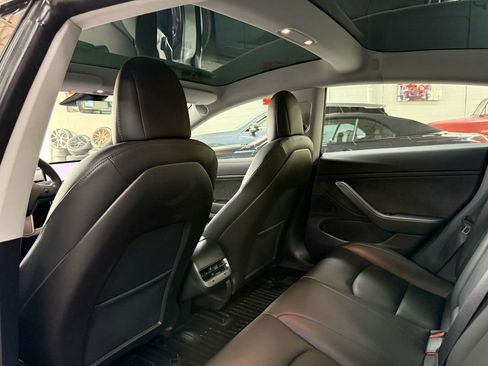 Used 2019 Tesla Model 3 Standard Range Plus image 15