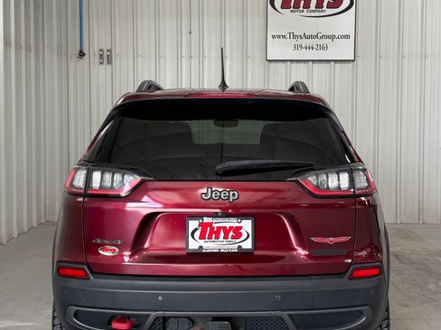 Used 2020 Jeep Cherokee Trailhawk AWD/4WD image 6