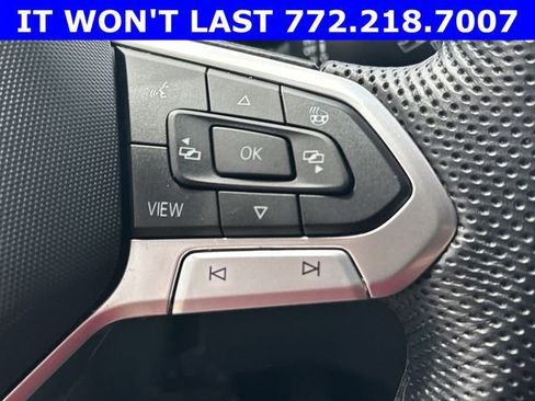 Used 2023 Volkswagen Atlas Cross Sport SEL R-Line AWD/4WD image 22