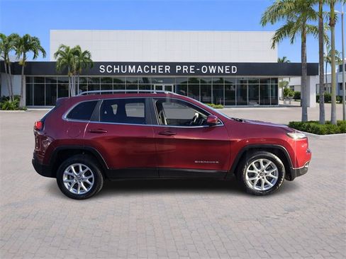 Used 2017 Jeep Cherokee Latitude w/ Comfort/Convenience Group image 8