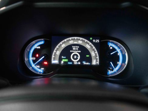 Used 2023 Toyota RAV4 XLE image 16