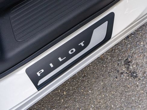 New 2026 Honda Pilot Black Edition image 27