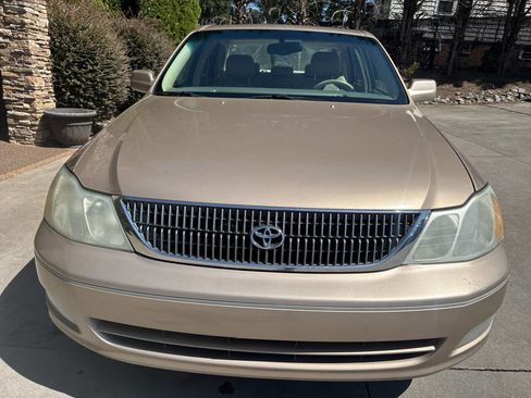 Used 2001 Toyota Avalon XLS image 9