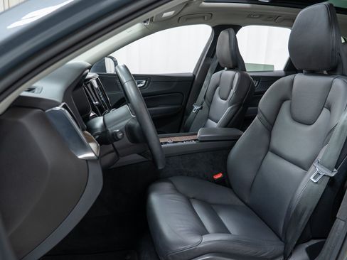 Certified 2023 Volvo XC60 B5 Plus w/ Climate Package AWD/4WD image 13