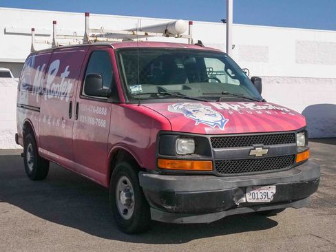 Used 2017 Chevrolet Express 3500 RWD image 3