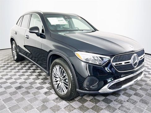 Certified 2025 Mercedes-Benz GLC 300 4MATIC image 7