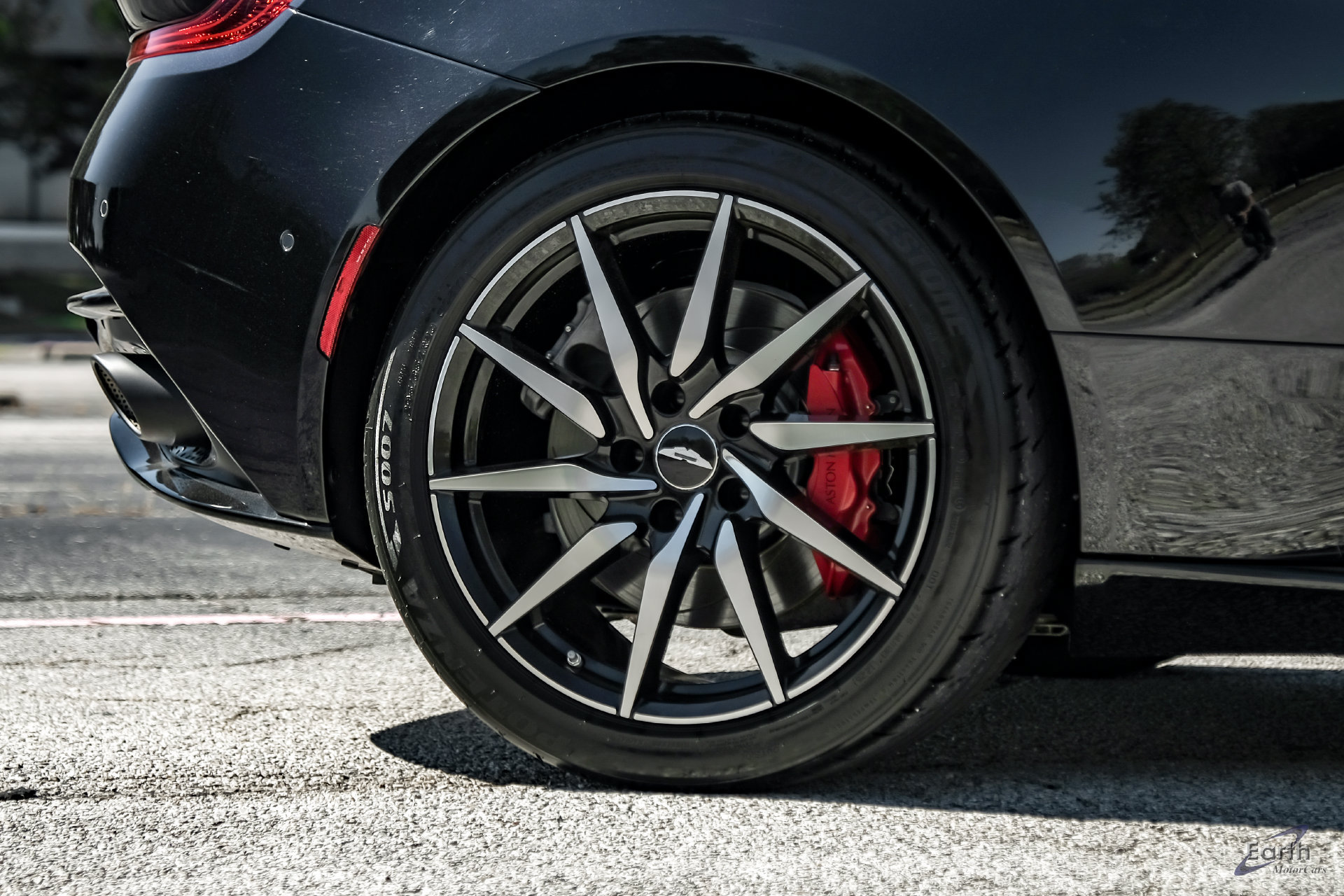 Used 2021 Aston Martin DB11 Coupe RWD image 79