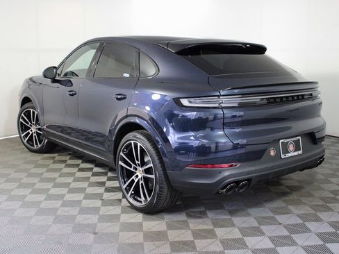 Used 2025 Porsche Cayenne Coupe image 3