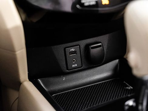 Used 2015 Nissan Rogue SV image 25