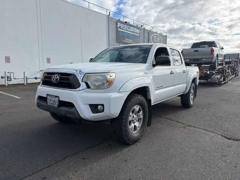 Used 2015 Toyota Tacoma 4x4 Double Cab w/ TRD Off-Road Package image 1