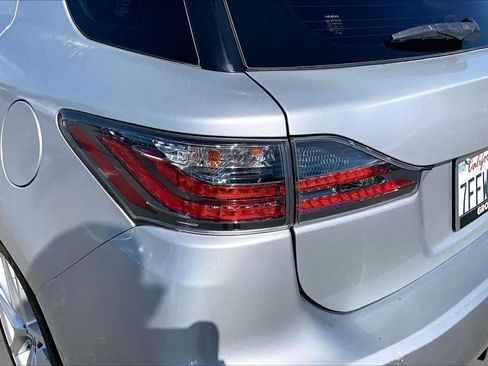 Used 2014 Lexus CT 200h FWD image 28