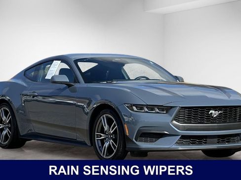 Used 2025 Ford Mustang Coupe RWD image 8