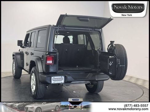 Used 2022 Jeep Wrangler Unlimited Sport AWD/4WD image 10