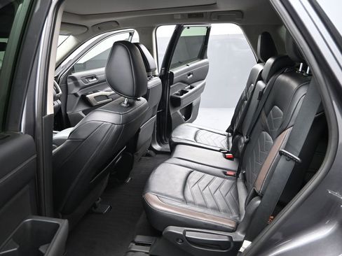 Used 2023 Nissan Pathfinder Platinum w/ Cargo Package image 16