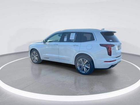 Used 2023 Cadillac XT6 Premium Luxury w/ Technology Package FWD image 6