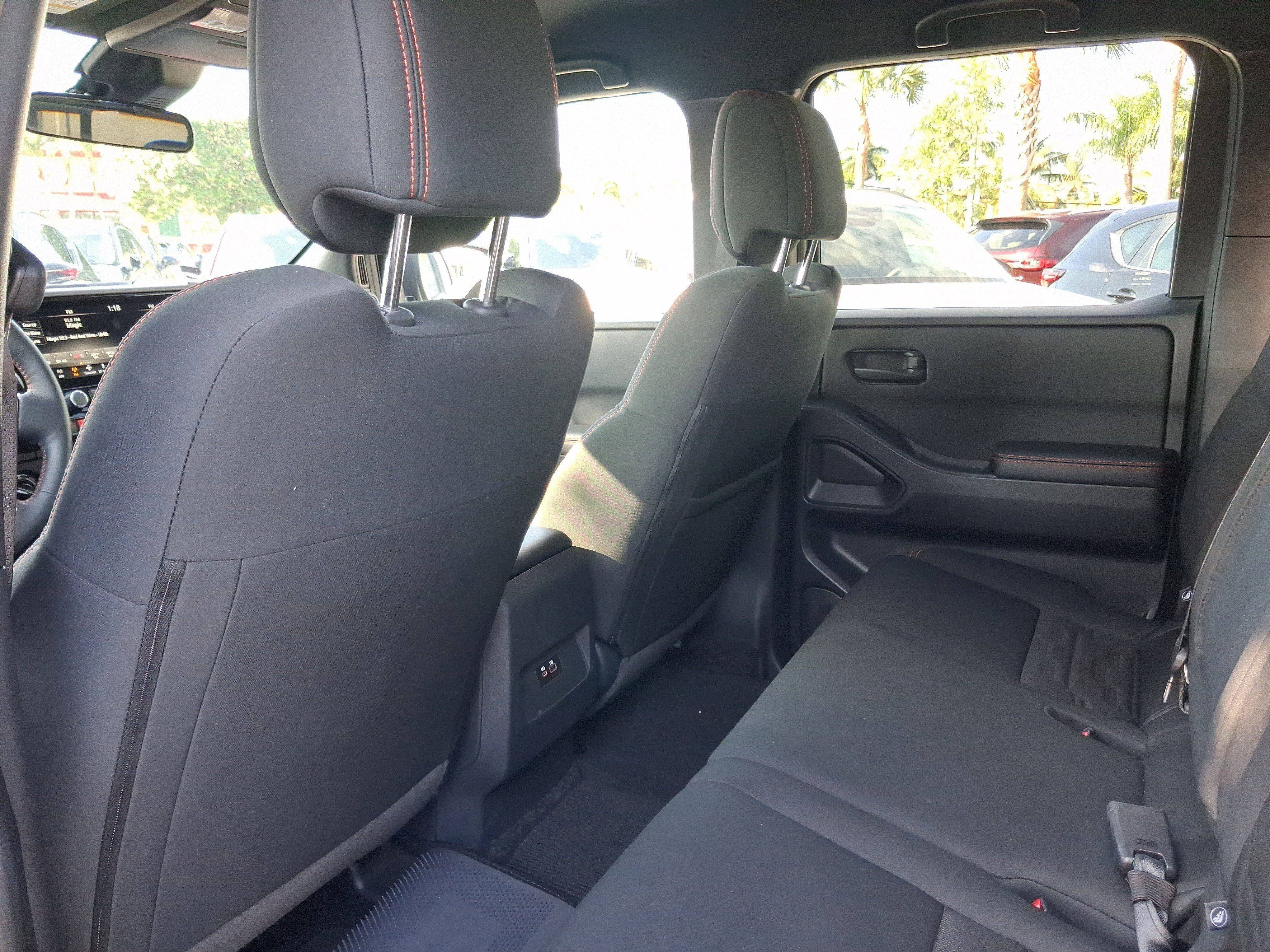 Used 2026 Nissan Frontier PRO-4X AWD/4WD image 6