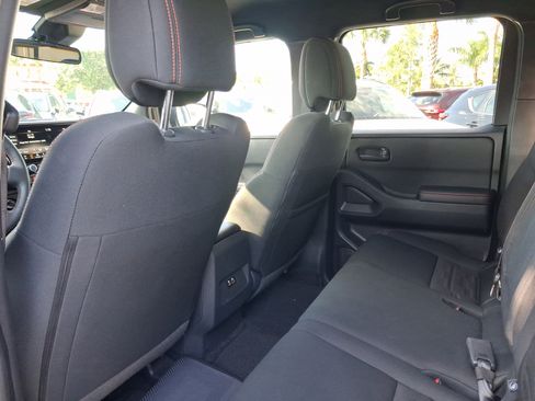 Used 2026 Nissan Frontier PRO-4X AWD/4WD image 6
