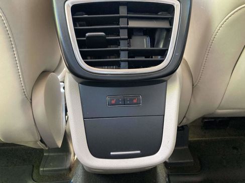 Used 2019 Lincoln Nautilus Select FWD image 18
