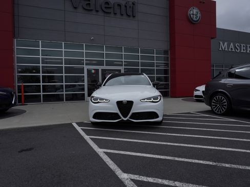 New 2025 Alfa Romeo Giulia AWD image 3