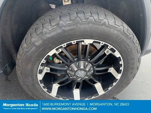 Used 2019 Jeep Grand Cherokee Laredo w/ Laredo X Package AWD/4WD image 11