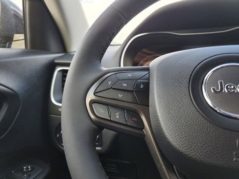 Certified 2022 Jeep Cherokee Trailhawk image 12