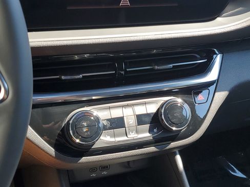 Used 2024 Buick Envista Sport Touring w/ Convenience I Package FWD image 29