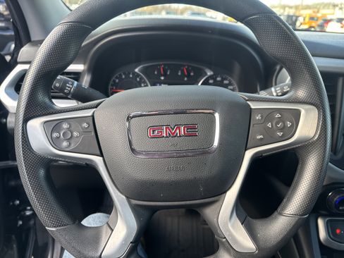 Used 2021 GMC Acadia SLE w/ Driver Convenience Package image 18
