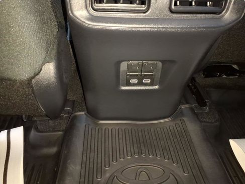 Used 2024 Toyota RAV4 XLE w/ Convenience Package image 9