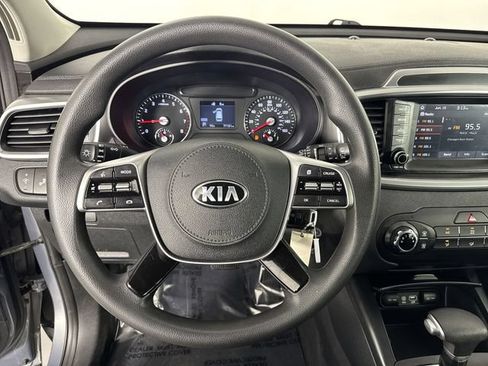 Used 2020 Kia Sorento LX AWD/4WD image 11