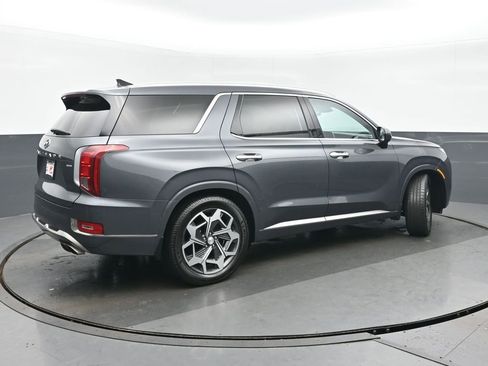 Used 2022 Hyundai Palisade Calligraphy image 3
