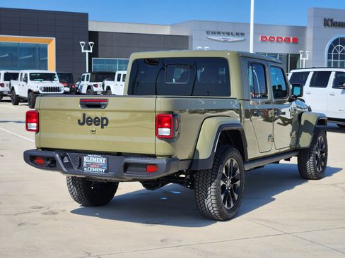 New 2025 Jeep Gladiator Sport image 4