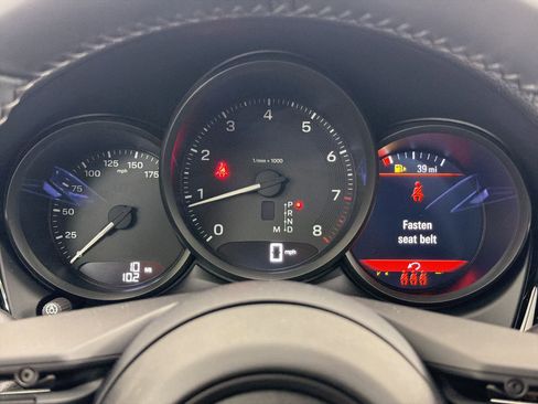 New 2026 Porsche Macan image 18