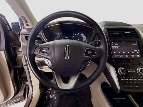 Used 2019 Lincoln MKC Premiere FWD image 13