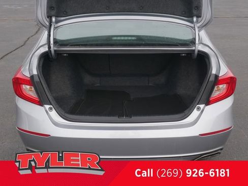 Used 2020 Honda Accord Sport image 17