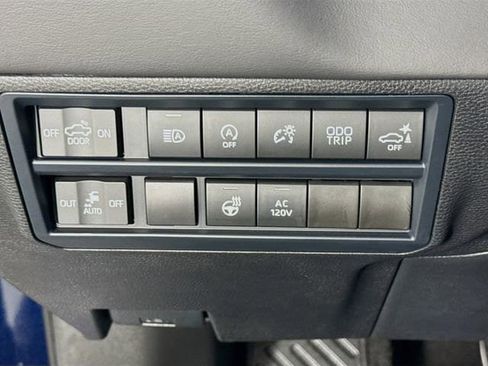 Used 2024 Toyota Tundra Platinum image 10