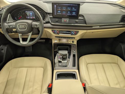 Used 2021 Audi Q5 Premium w/ Convenience Package image 17