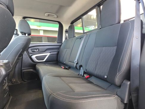 Used 2018 Nissan Titan SV w/ SV Convenience Package AWD/4WD image 27