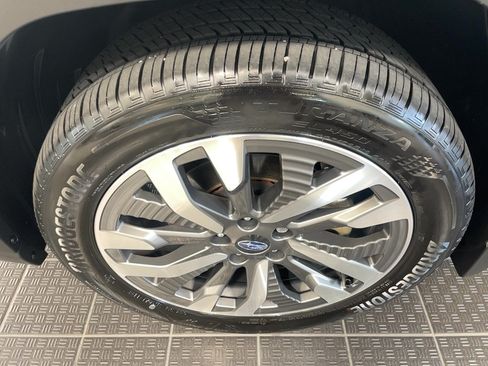 Used 2025 Subaru Forester Touring AWD/4WD image 5