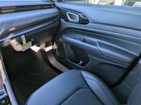 New 2026 Jeep Compass Latitude AWD/4WD image 14