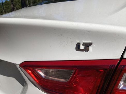 Used 2024 Chevrolet Malibu LT image 12