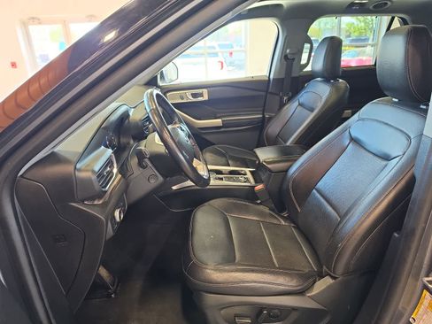 Certified 2022 Ford Explorer Limited AWD/4WD image 16