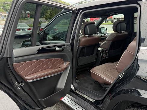 Used 2016 Mercedes-Benz GL 550 4MATIC image 43