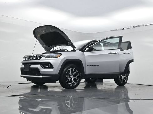 Used 2024 Jeep Compass Limited AWD/4WD image 31