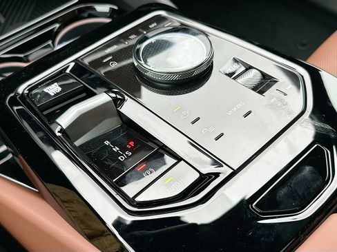 New 2026 BMW 530i w/ Convenience Package RWD image 14