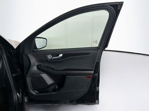 Used 2025 Ford Escape ST-Line FWD image 29