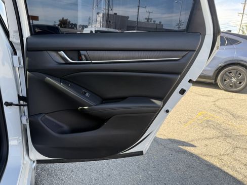 Used 2022 Honda Accord Touring image 21