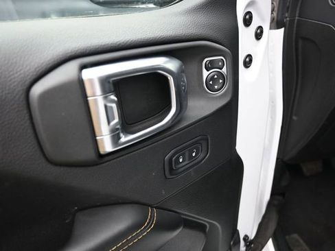 Used 2025 Jeep Wrangler Unlimited Sahara AWD/4WD image 13