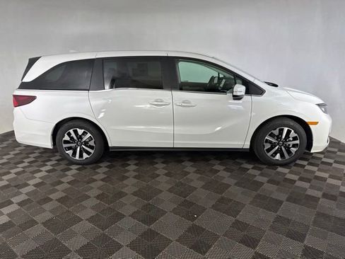 Certified 2026 Honda Odyssey EX-L image 4