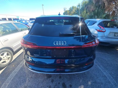 Used 2019 Audi e-tron Prestige w/ Prestige Package image 6
